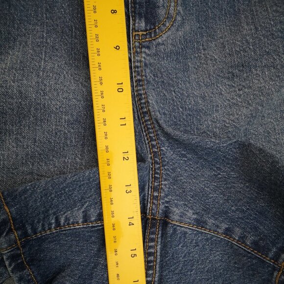 NWT Universal Thread Ladies Size 24W Medium Wash High Rise A-line Jean Shorts - Picture 15 of 16